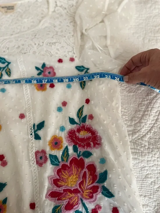 Savanna Jane White Floral Embroidered Blouse with Puff Sleeves GORGEOUS - Picture 6 of 7